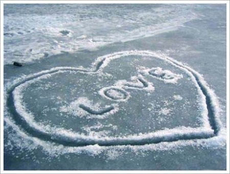 Нарисуйте сердце на снегу... или её имя...