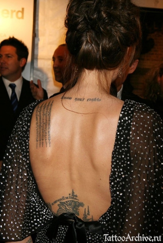 покажите тату-надписи желательно на женской спине? 