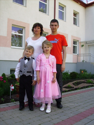 Сесртулин выпускной .......