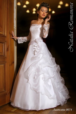 самое красивое свадебное платье покажите?