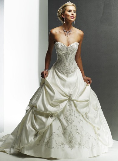 самое красивое свадебное платье покажите?