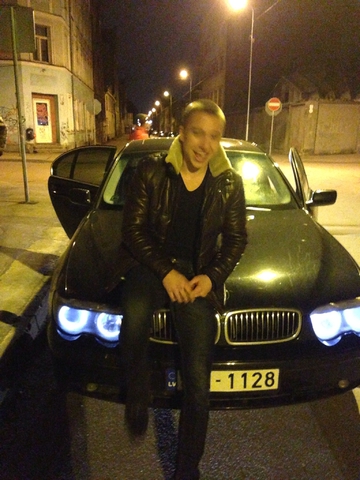 niggas drive in foreign cars