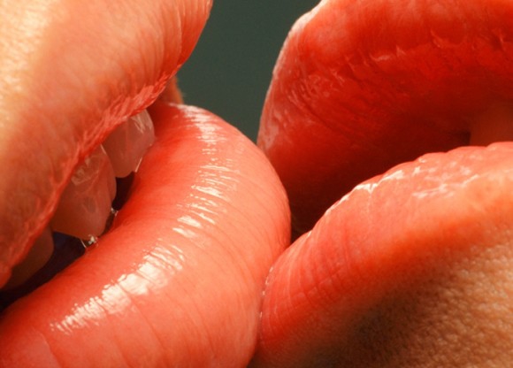 Покажите красивые губы?