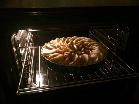 Яблочный пирог на ночь)))