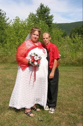 покажите самую оригинальную свадебную фотографию?