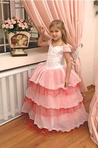 покажите красивое детское платье?