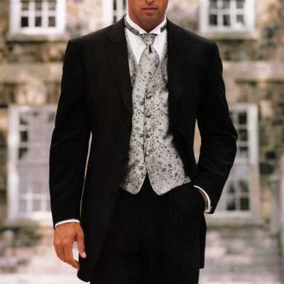 Что парню одеть на свадьбу свидетелем,но не белую рубашку с галстуком?