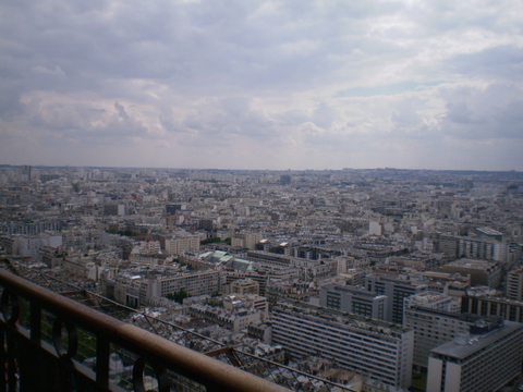 Ваши мечты разбиты 2 :) Реальность Парижа, сверху