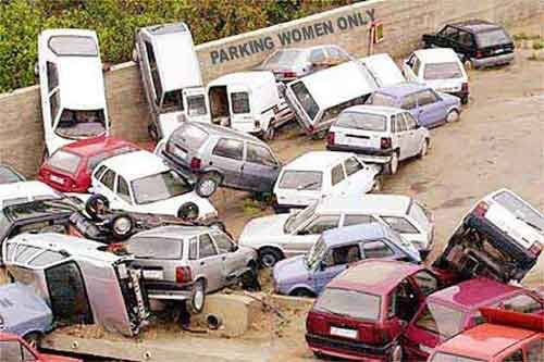 Видели как паркуются девушки??? =)))