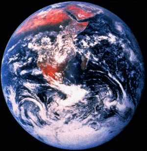 Покажите красивую фотку нашей планеты с космоса?