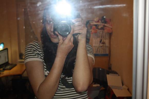 А у вас есть фотография где вы в зеркале.. Покажите? :)) (blush)
