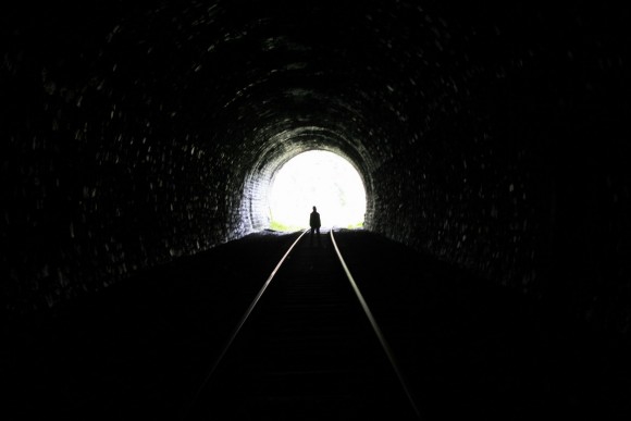 Как по вашему выглядит тоннель а в конце тоннеля свет??