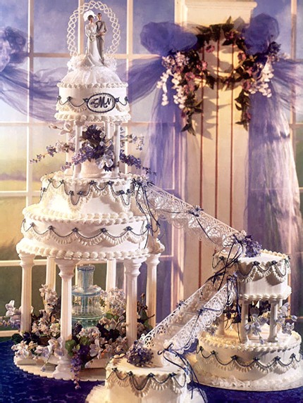 А как выглядит красивый свадебный торт?