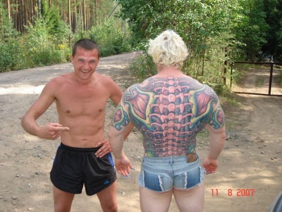 Покажите красивую татуировку на плечо?(без приколов)