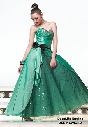 покажите красивое зелёное платье ?