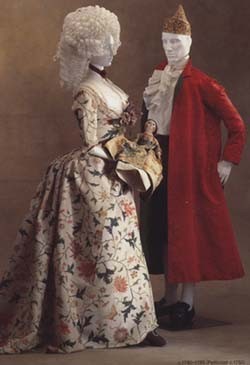а покажите мне платья барышень 18-ого века?