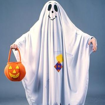 Как можно одеться на хэллоуин из подручной одежды?
