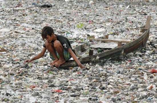 Покажите остров мусора в Тихом океане