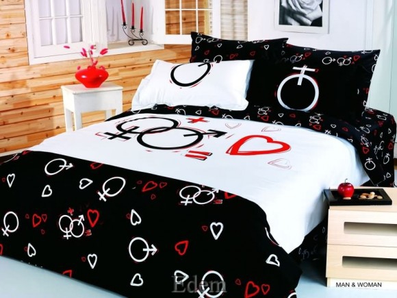 Покажите красивое постельное бельё для молодой пары. =)