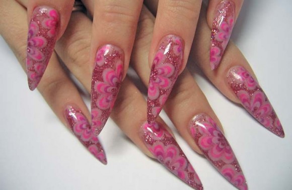 Покажите мне акриловые ногти с рисунском?.