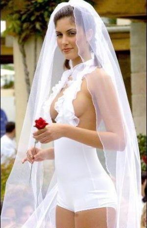 Покажите невероятно красивые короткие свадебные платья.. 