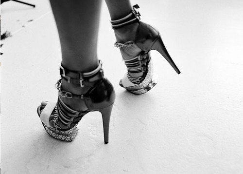 Девчёнки,покажите классные туфли))?!