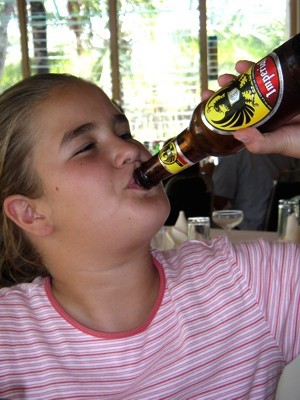 Покажите девушку, которая пьёт пиво )
