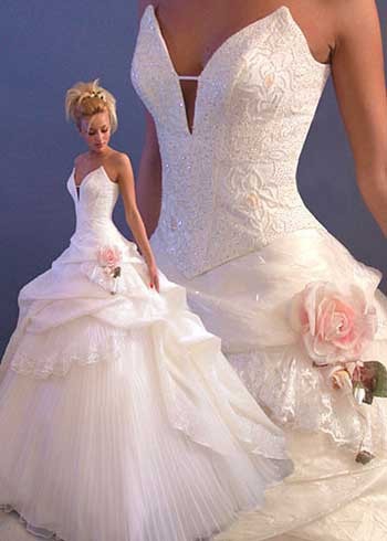 Покажите красивое платье на свадьбу?