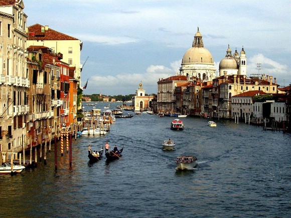 Покажите красивый вид на Венецию ...?
