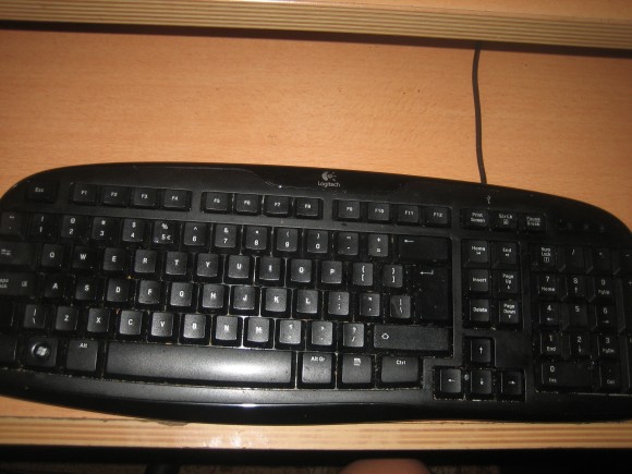 Покажите как выглядит ваша клавиатура?(чистая она или очень грязная?)