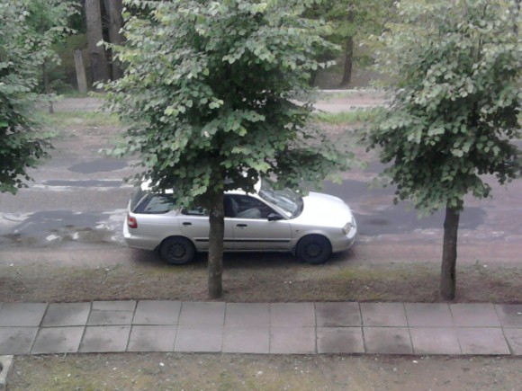 сфоткай что у тебя за ближайшим окном ?