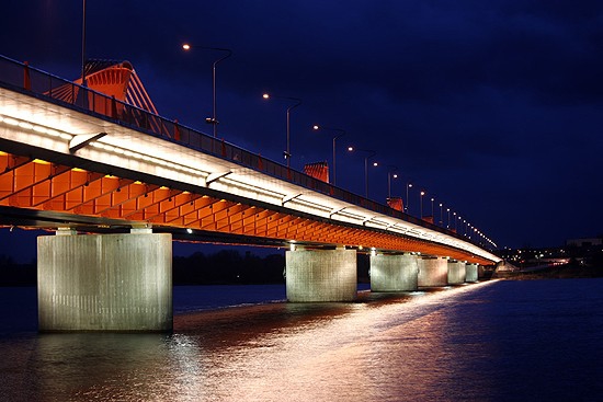 Покажите фотку моста который находиться в Кенгараксе?