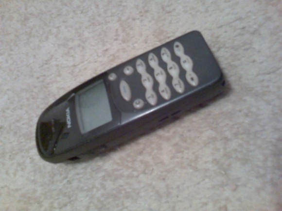 каким был ваш первый мобильный телефон?