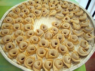 Что вкусненькое можно приготовить дома?)