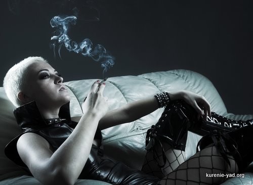 Покажите красивую фотографию, связанную с курением? Девушка с сигаретой и т.д.?