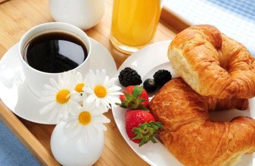 Доброе утро) Покажите вкусный завтрак?Ароматный кофе?Горячий чай?