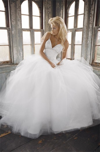 покажите фото красивого свадебного платья,на ваш взгляд?