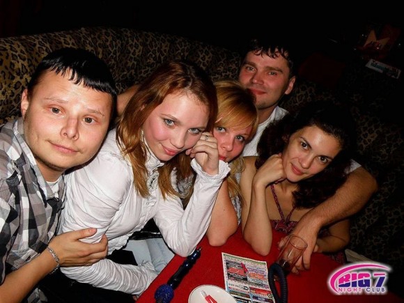 покажите тупое выражение лица ?
