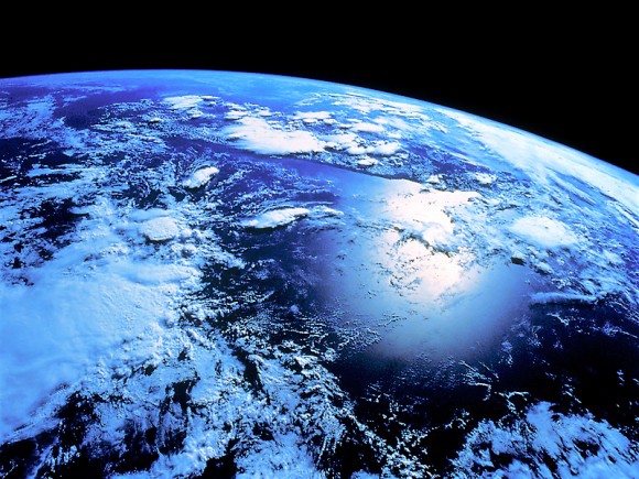Ребята, покажите красивую фотографию нашей планеты из космоса