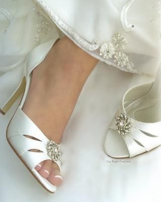 Покажите красивые свадебные туфельки?