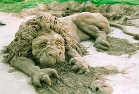 Покажите красивую скульптуру из песка